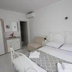 Genoa Guest house 3*