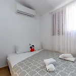 Genoa Guest house 3*