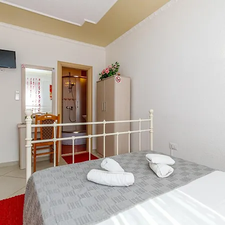 招待所 Genoa 波雷奇