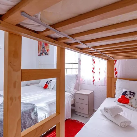 Casa de hóspedes Genoa 3*